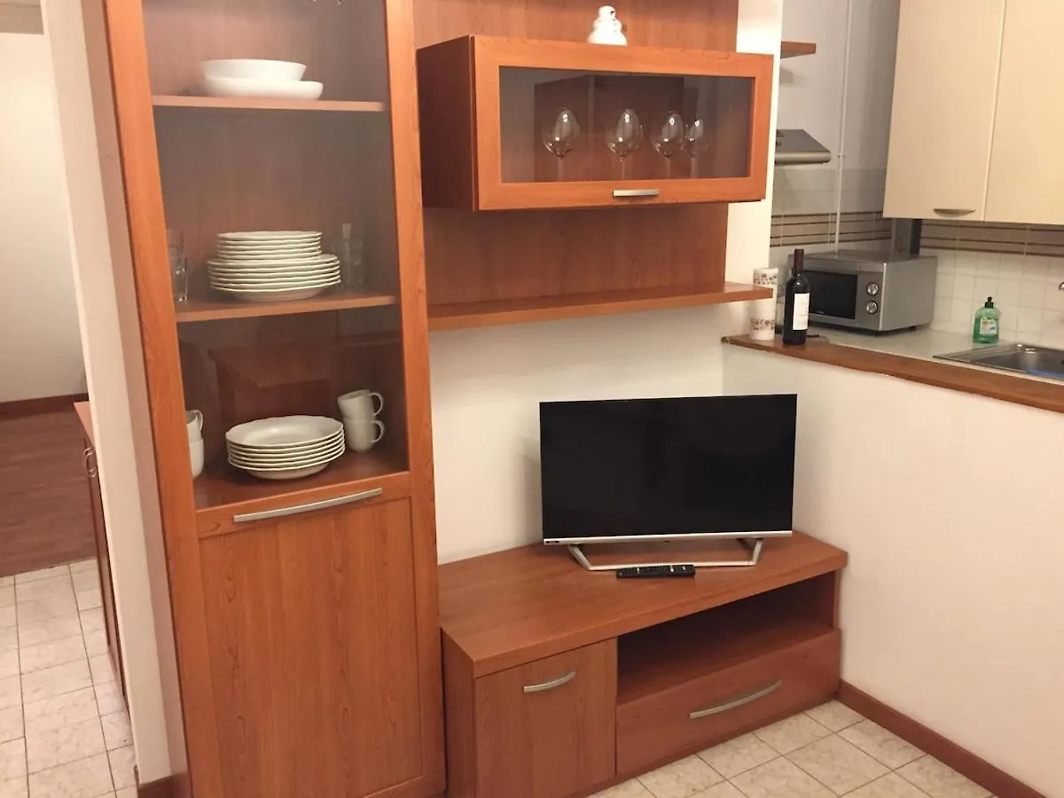Natalia'S 2-Rooms Cozy Flat, Only 10 Min To Duomo Milan Italy